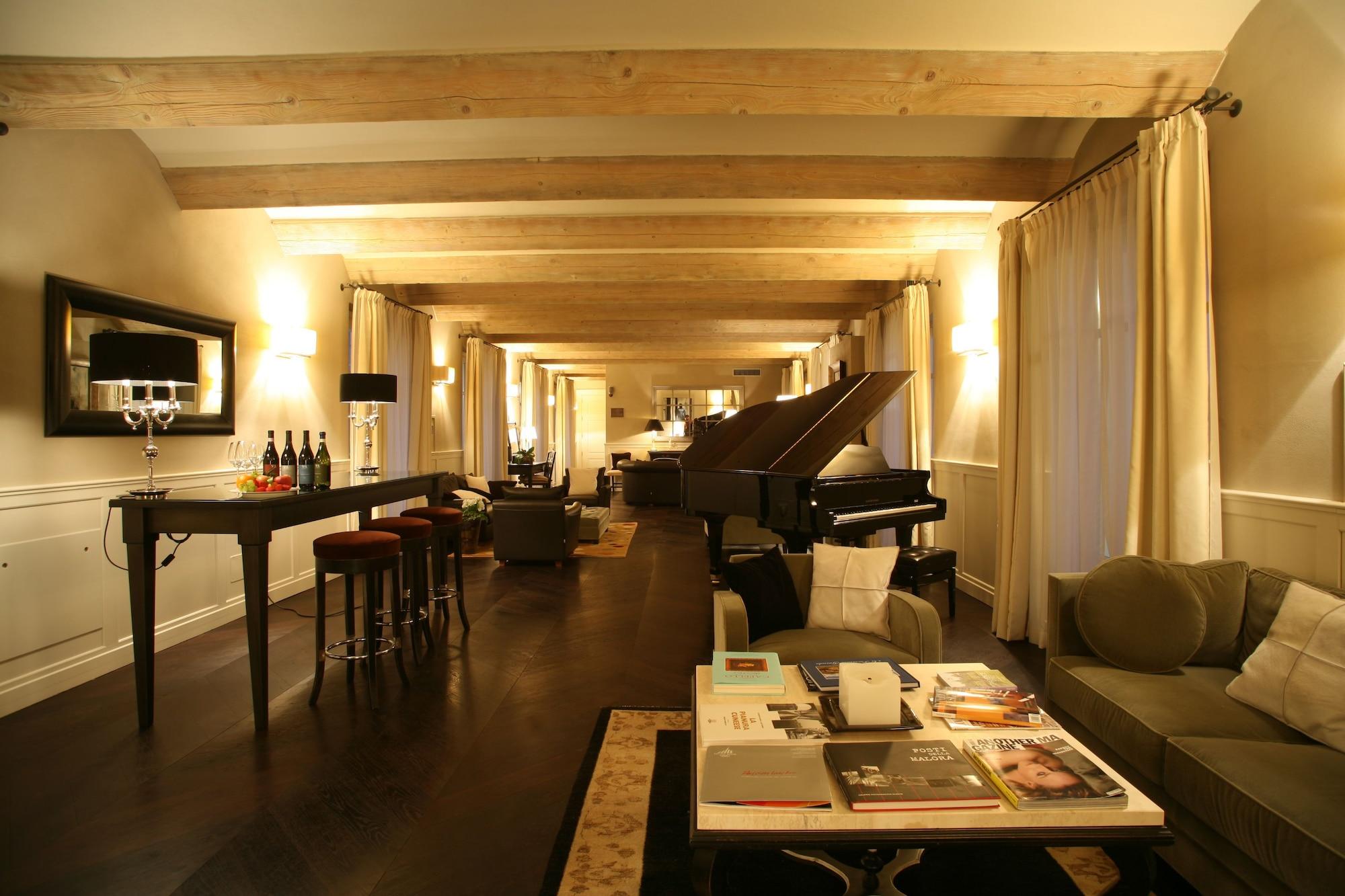 Relais Villa D'Amelia Benevello Interno foto