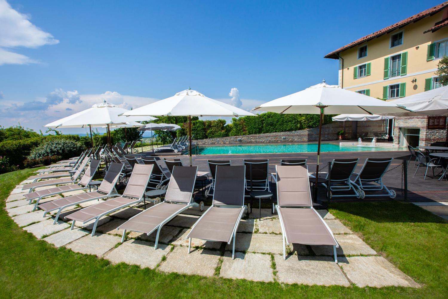 Relais Villa D'Amelia Benevello Esterno foto