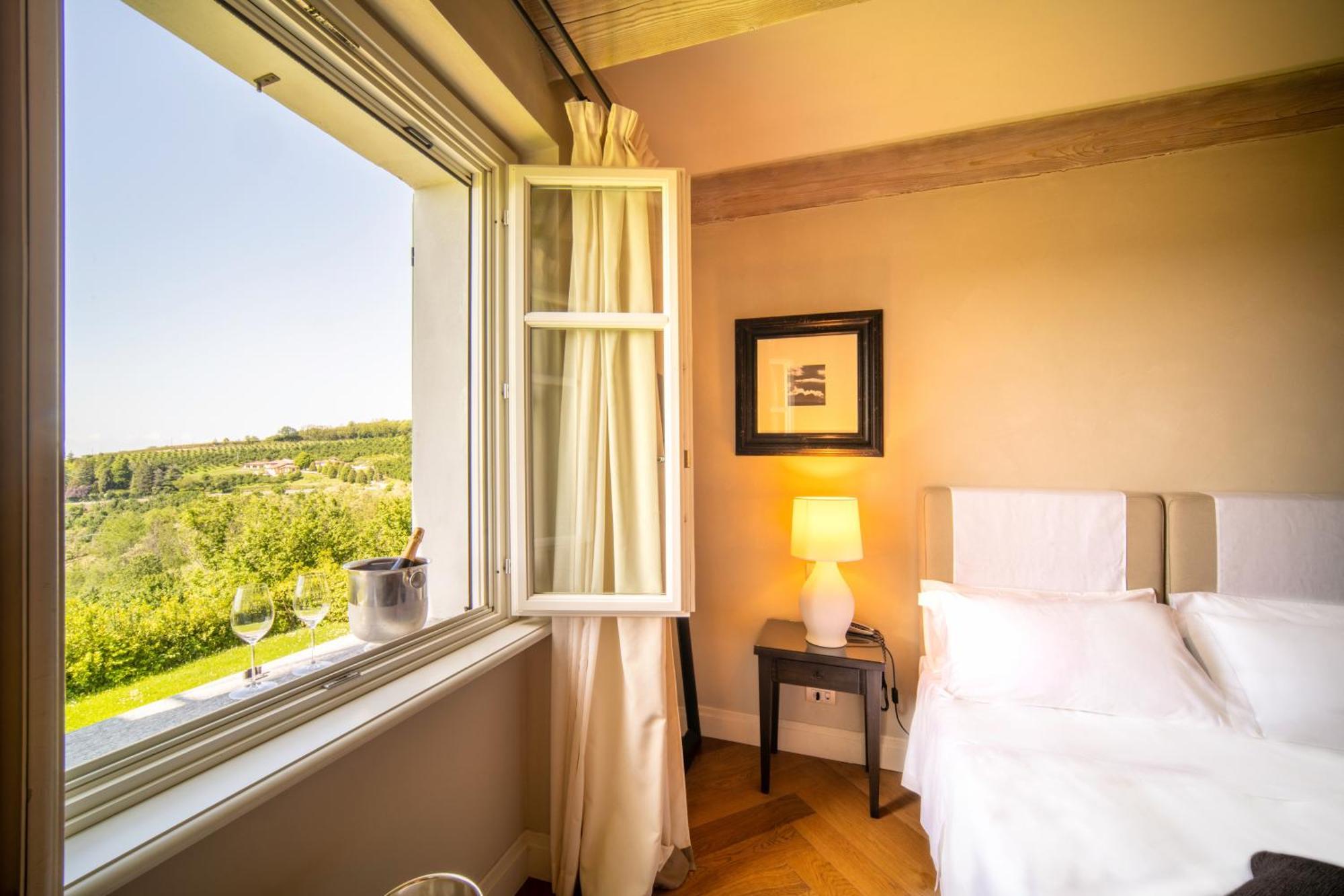 Relais Villa D'Amelia Benevello Esterno foto