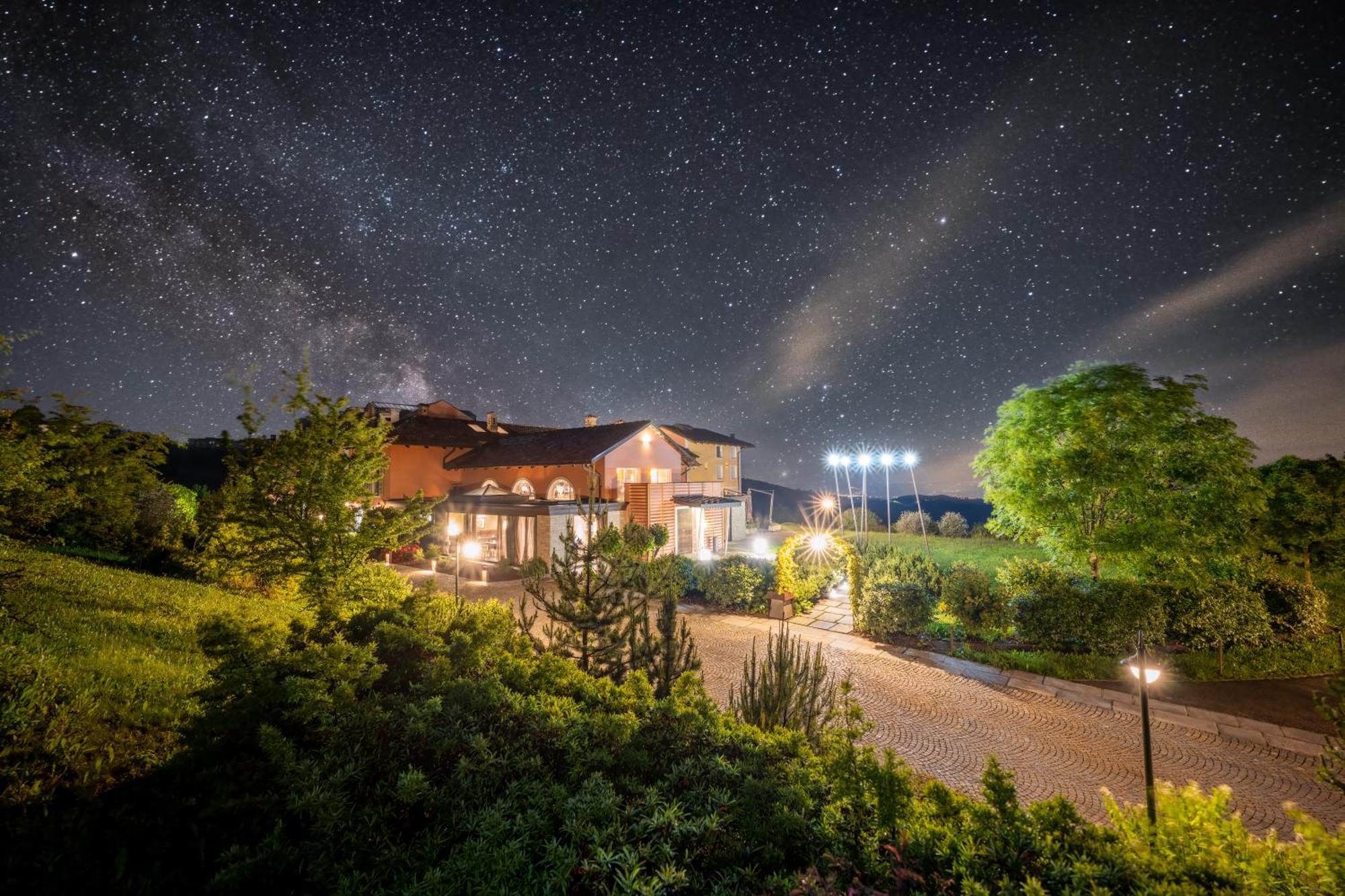 Relais Villa D'Amelia Benevello Esterno foto