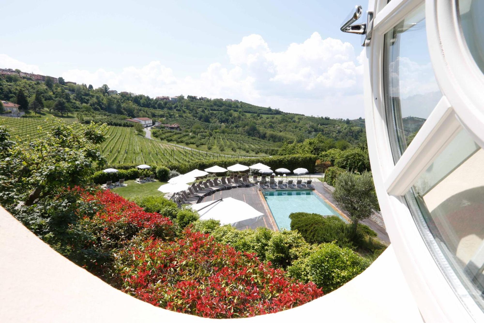 Relais Villa D'Amelia Benevello Esterno foto