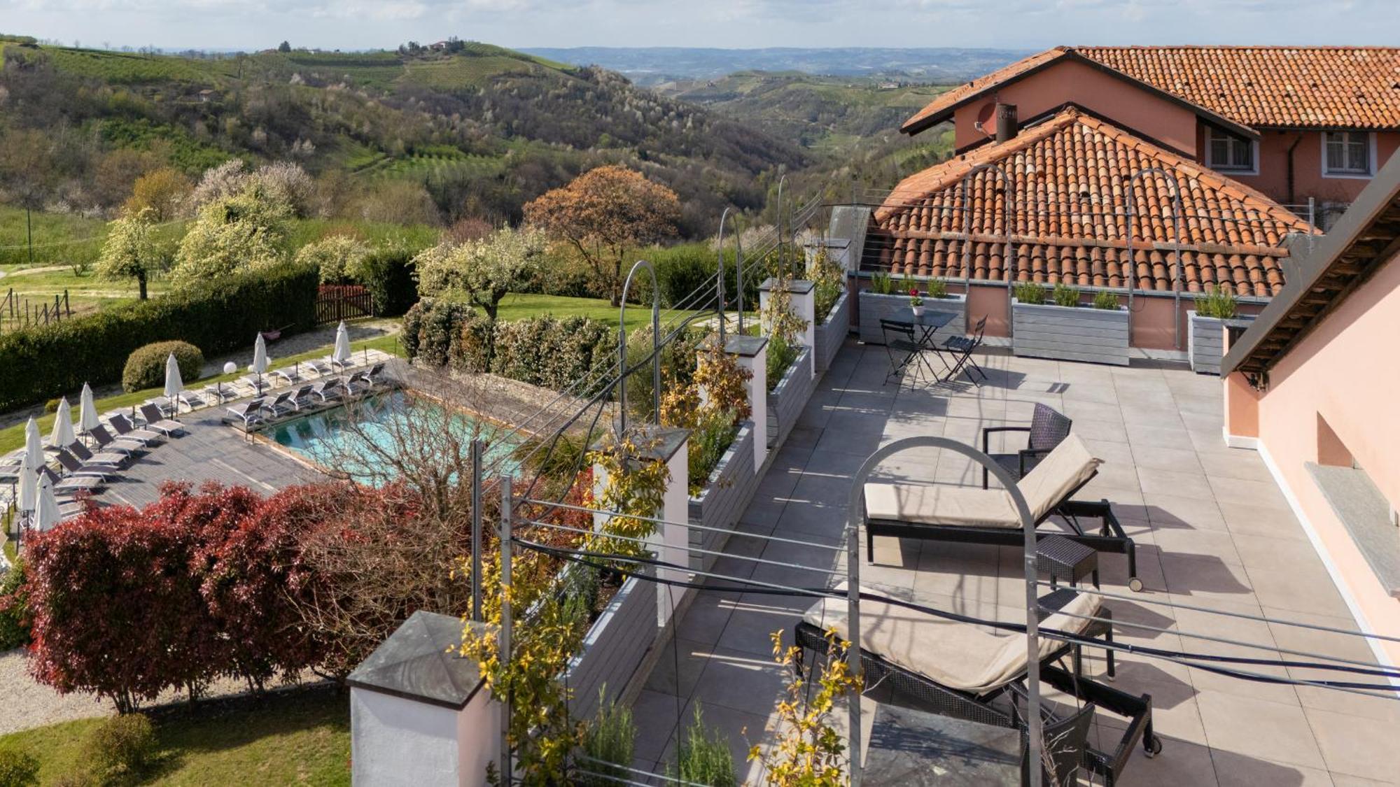 Relais Villa D'Amelia Benevello Esterno foto